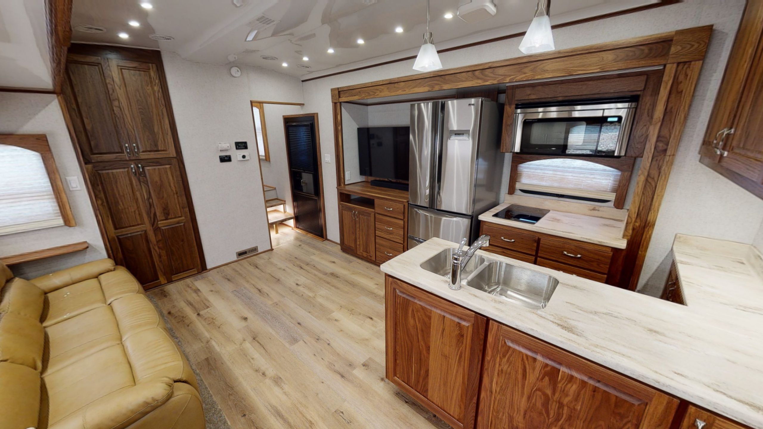 5th wheel campers with 2 bedrooms